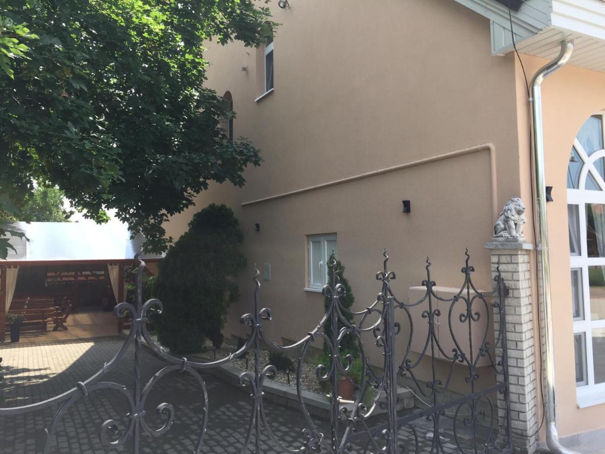 Patavar Panzio Etterem Gyongyospata Exteriér fotografie
