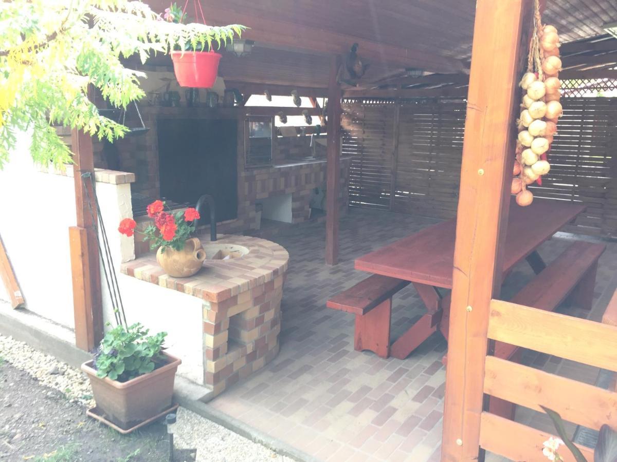 Patavar Panzio Etterem Gyongyospata Exteriér fotografie